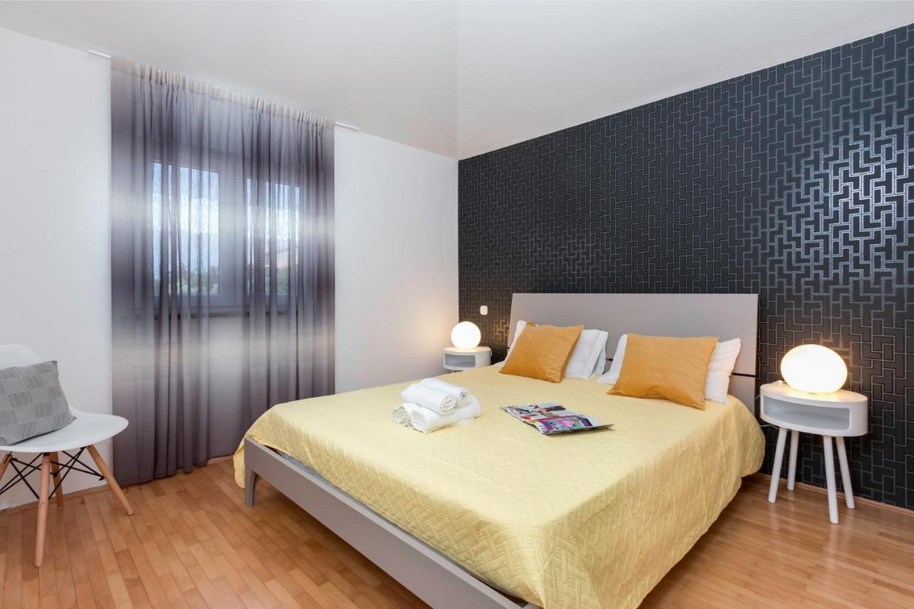 Seafront Apartment Gaby ميدولين المظهر الخارجي الصورة