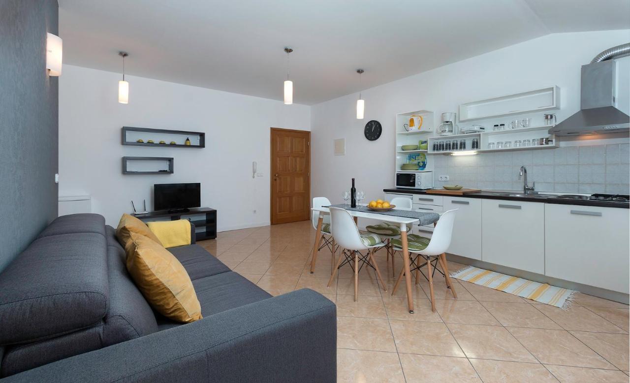 Seafront Apartment Gaby ميدولين المظهر الخارجي الصورة